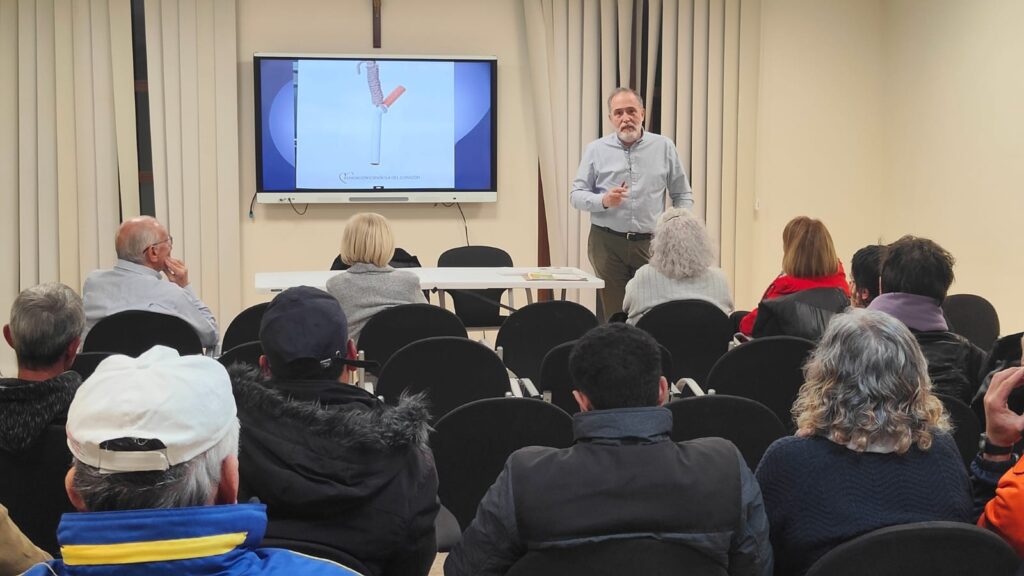 Fernando Ribas de Pina Pérez, técnico en Intervención Laboral de Proyecto Hombre, informa cuál será la dinámica del taller para superar al tabaquismo