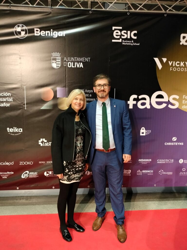 Cáritas Gandia participó una vez más de la gala FAES