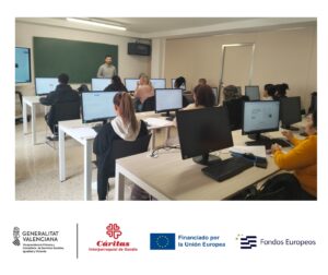 Primer curso de competencias digitales de 2025 para fomentar la inclusión tecnológica