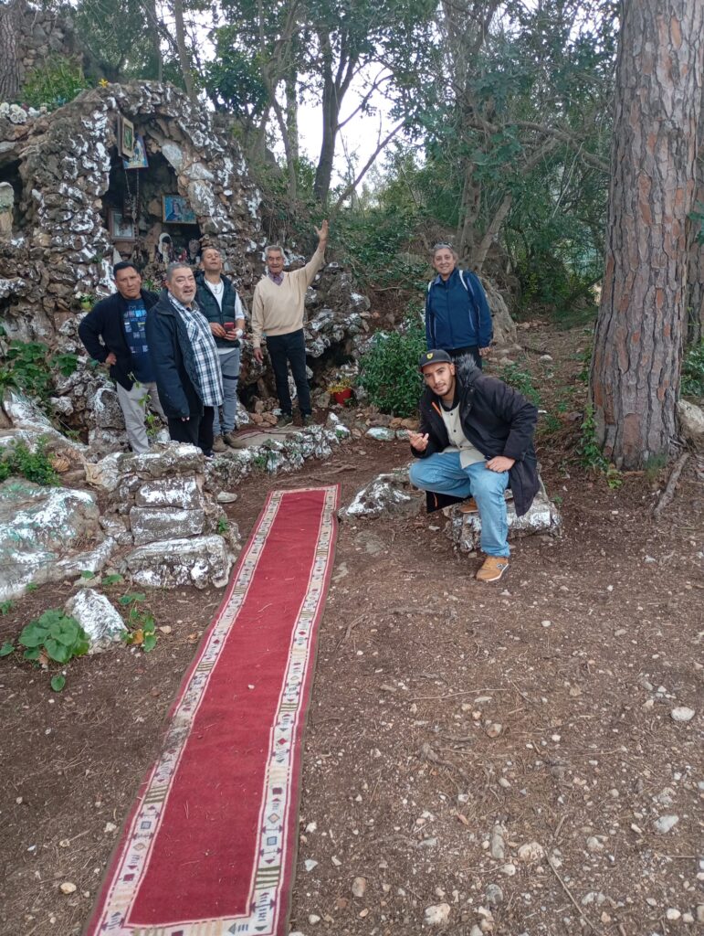 Los residentes del CAI disfrutaron de una entretenida e interesante visita al Castillo de Bairén