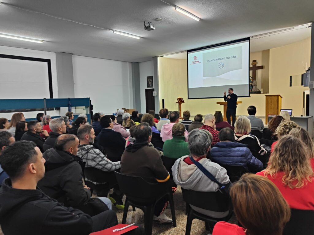 Juan José Monfort, presidente de Cáritas Gandía, en la presentación del Plan Estratégico 2025-2028