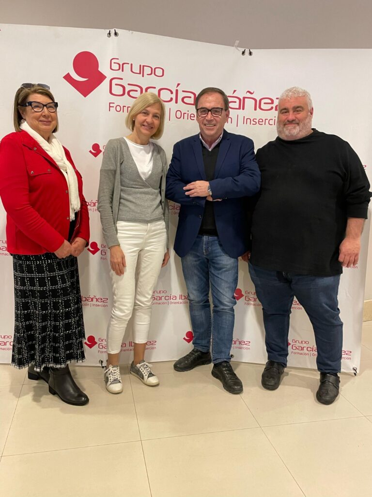 Cáritas Gandía tuvo el honor de ser invitada a la primera jornada de degustación organizada por el Grupo García Ibáñez en el precioso entorno del Palacio Miramar, donde se forman los futuros profesionales de la hostelería.