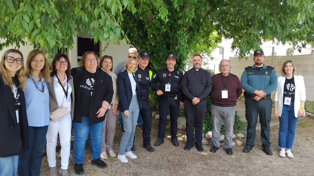 Cáritas Gandía ha dejado inaugurada este viernes la Ruta de la Solidaridad, una propuesta innovadora que pretende dar a conocer a la ciudadanía cómo la entidad aborda los problemas sociales y acompaña a las personas en situación de vulnerabilidad en nuestra ciudad.