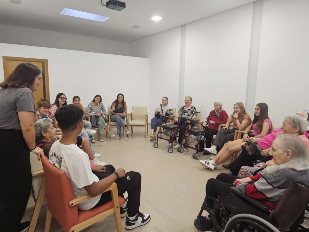 El Programa En Bona Companyìa comenzó con las visitas a residencia de mayores