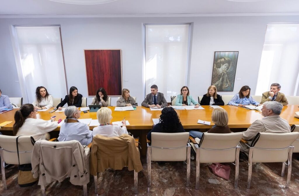 El pasado lunes 27 de octubre, Cáritas Gandía participó en el acto de constitución del Consejo de Inclusión y Derechos Sociales de Gandía, celebrado en el Ajuntament de Gandia. Foto: Àlex Oltra