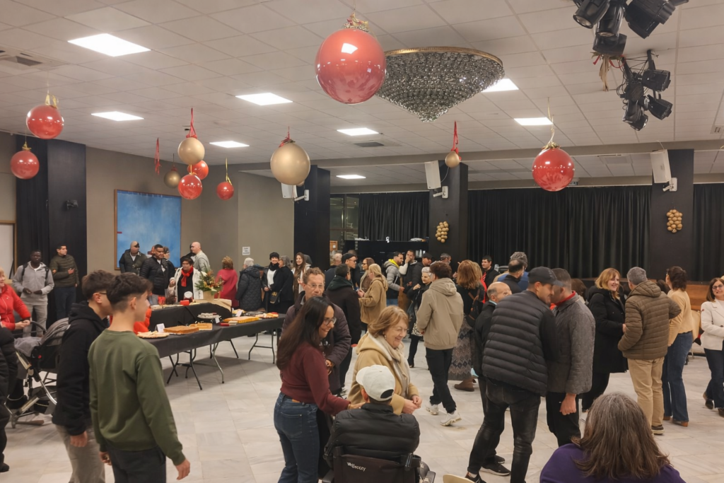 Cáritas Interparroquial celebra el Día del Voluntariado y la Navidad en un encuentro comunitario