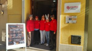 Cáritas Gandía con máscaras para el Mukend Fest