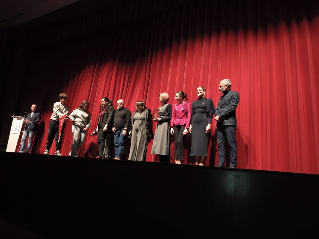 Por segundo año consecutivo, Cáritas Gandía entrega el Premio al mejor artículo social publicado en un llibret de falla