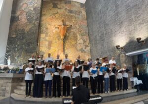 La Parroquia de San Nicolás celebra una velada solidaria con Cáritas Gandía