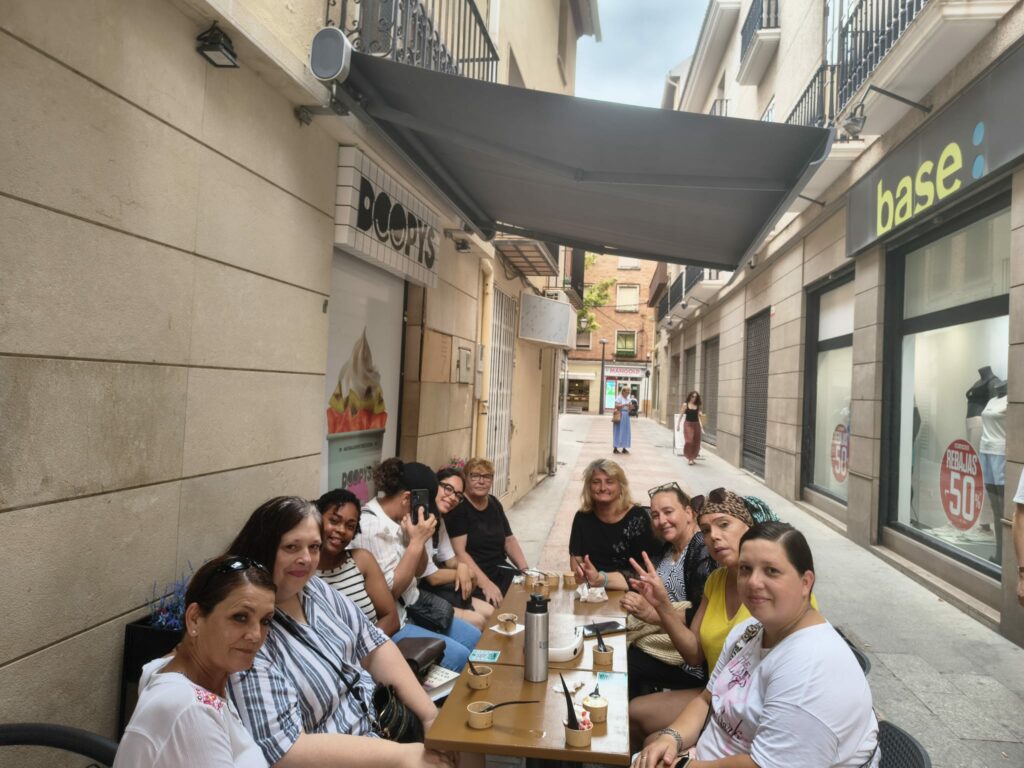 El Espacio Mujer del Área de Personas Sin Hogar promueve el autocuidado, la autoestima y la creación de redes de apoyo entre sus participantes