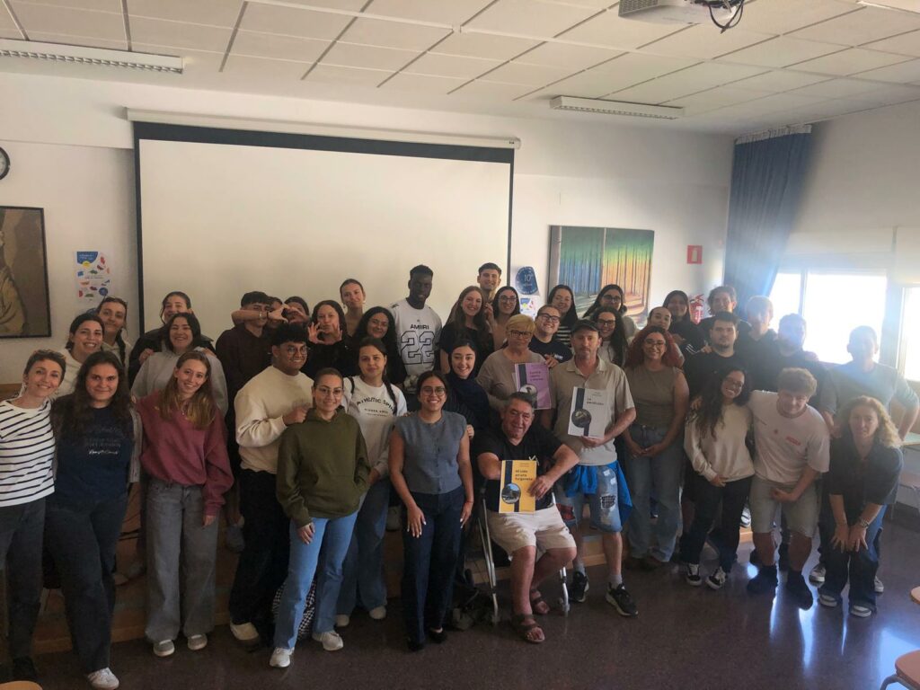 Bibliotecas Humanas de Cáritas Gandía llega a más institutos